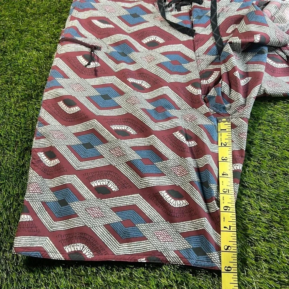 Patagonia Wavefarer Board Shorts Geometric Tribal Print Mens 34 Surf Swim Beach